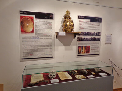 Ausstellungsansicht "Der Tod"