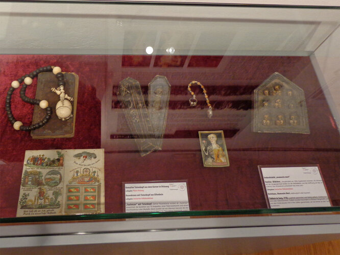 Vitrinenansicht "Der Tod"