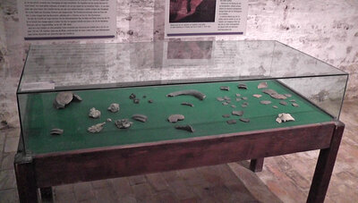 Vitrine mit Funden