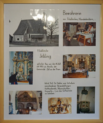 Ausstellungstafel "Bewahrerin von Filialkirchen & Kleindenkmälern"