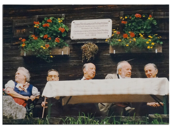 Vor dem Stelzhamer-Haus