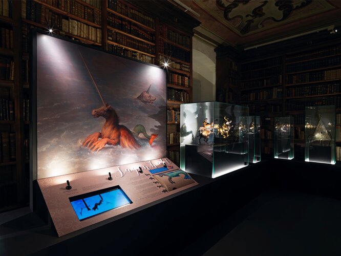 Die Kleine Bibliothek - Mythos: Pferdegötter und Götterpferde | © fotostudio.at