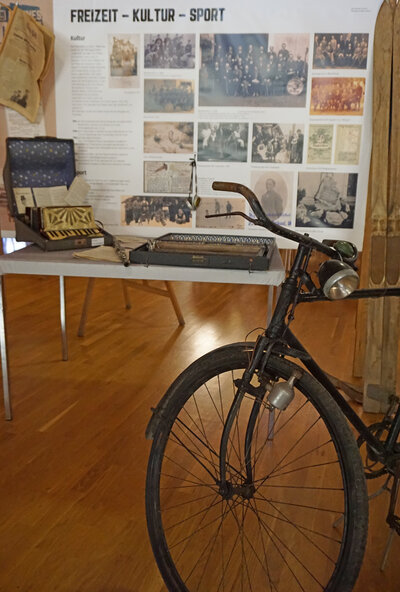 Ausstellungsansicht "Freizeit  - Kultur - Sport"