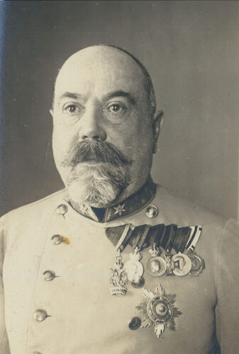 Lagerkommandant Generalmajor Goglia