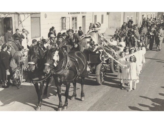 Festumzug anlässlich der Glockenweihe | © Leo Weber