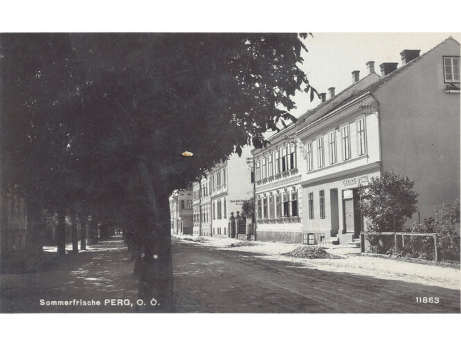 Bahnhofstraße mit Kaufhaus Ockl