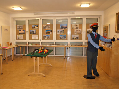 Ausstellungsansicht "120 Jahre Machlandbahn - Eisenbahn-Nostalgie im Bezirk Perg"