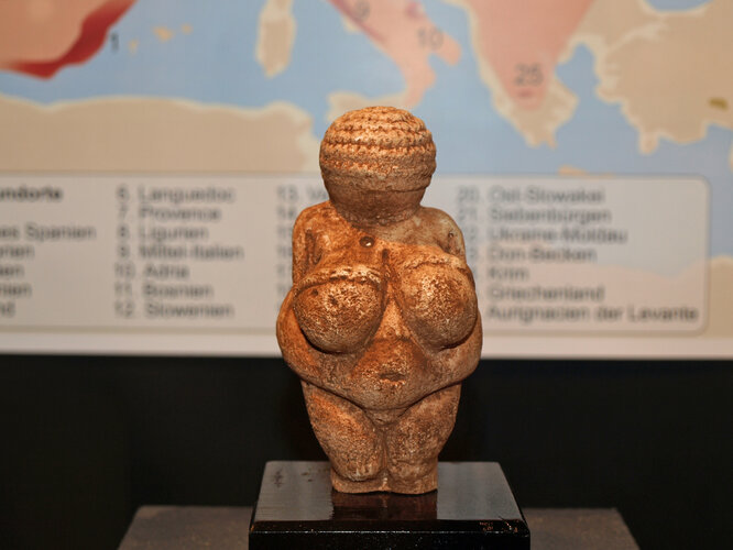 Venus von Willendorf (Reproduktion)