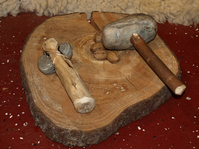 Vermittlungsstation "Nüsse knacken"