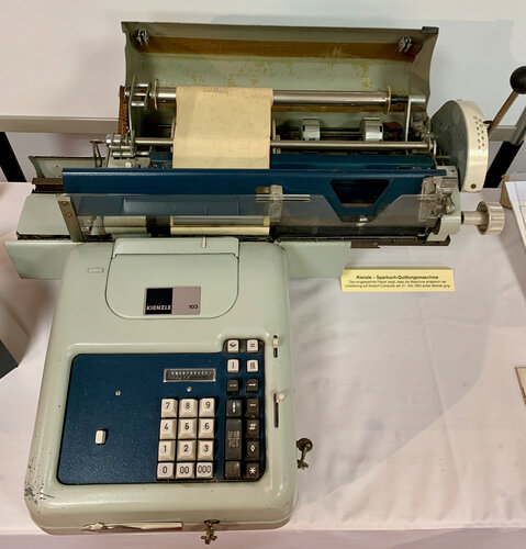 Kienzle-Sparbuch-Quittungsmaschine