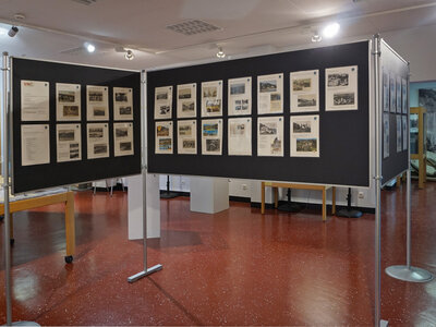 Raumansicht: Postkarten aus den Perger Bezirken