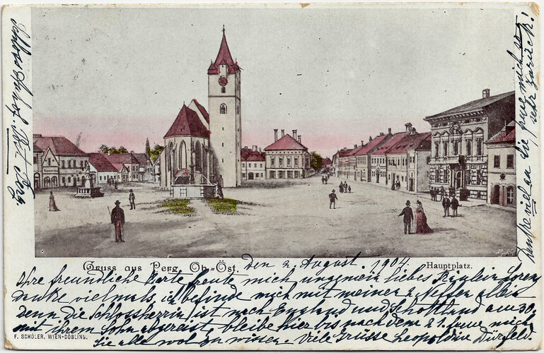 Perger Hauptplatz mit Pfarrkirche