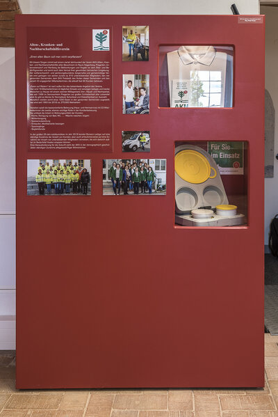 Vitrinenansicht: "Alten-, Kranken- und Nachbarschaftshilfeverein" | © Museum Pregarten