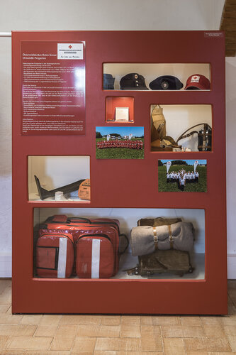 Vitrinenansicht "Österreichisches Rotes Kreuz - Ortsstelle Pregarten" | © Museum Pregarten