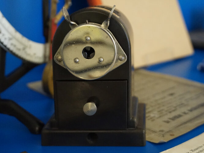 Bleistift-Spitzmaschine