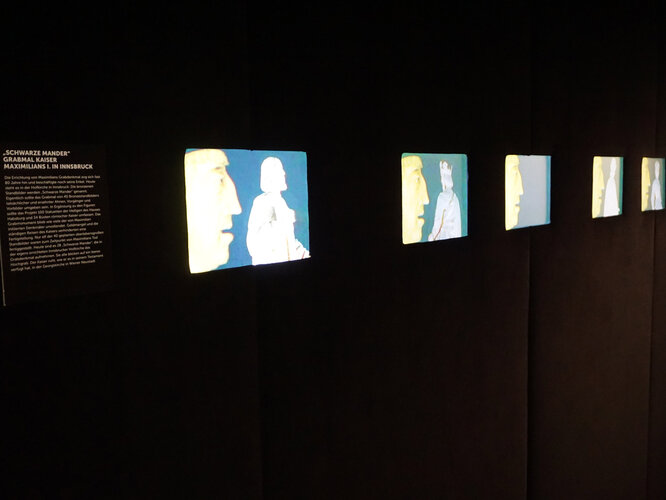 Schwarze Mander - Grabmal Kaiser Maximilians in Innsbruck