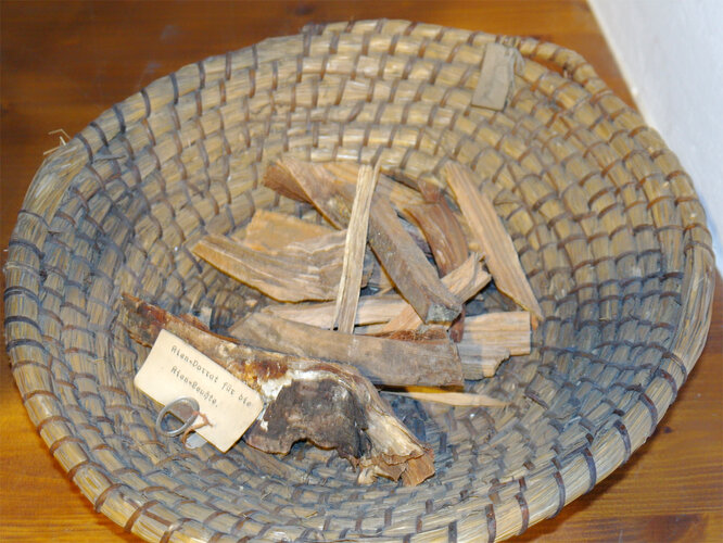 Kienvorrat für die Kienleuchte