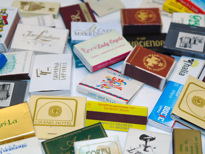 Zündholzschachteln und -briefe