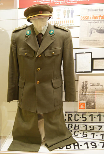 Uniform eines tschechoslowakischen Grenzbeamten