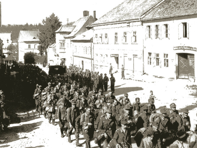 Marsch in die Kriegsgefangenschaft