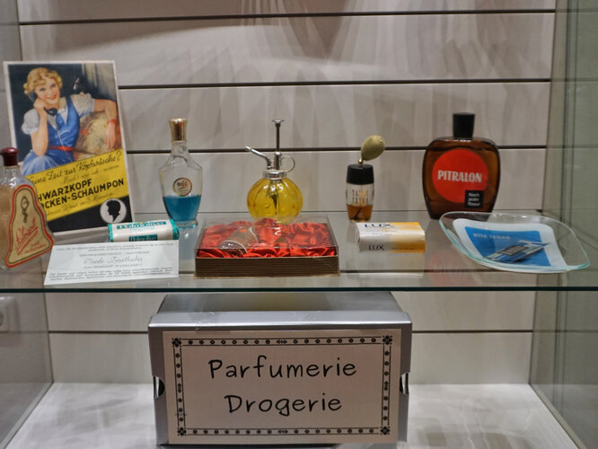 Parfumerie und Drogerie | © Foto: Verbund OÖ. Museen