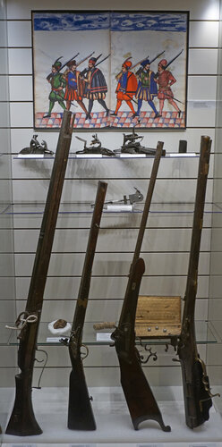 Vitrinenansicht: "Waffen des 15. bis 19. Jahrhunderts"