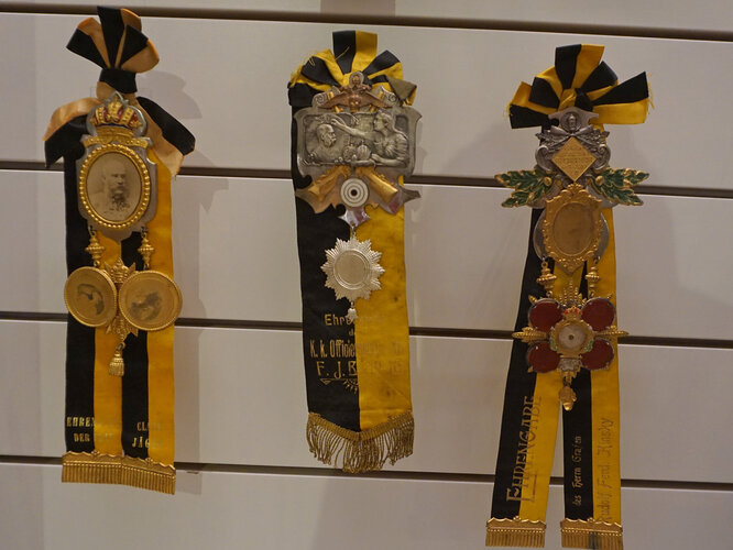 Vitrinenansicht: Bestfassungen