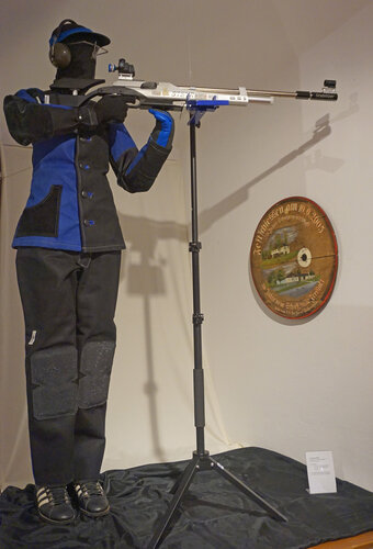 Blick in die Ausstellung: Schützen heute