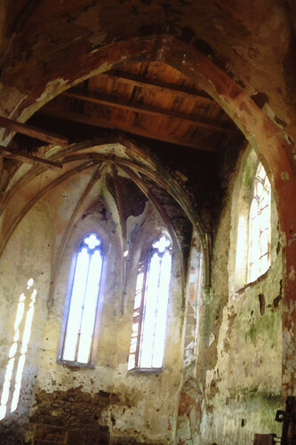 Kirchenruine / Zničený kostel