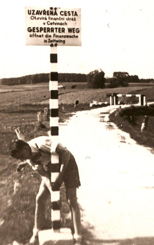 Wegsperre / Závora na cestě