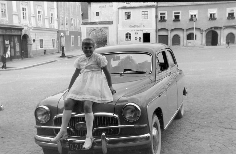 Sonntagsausfahrt mit dem neuen Automobil