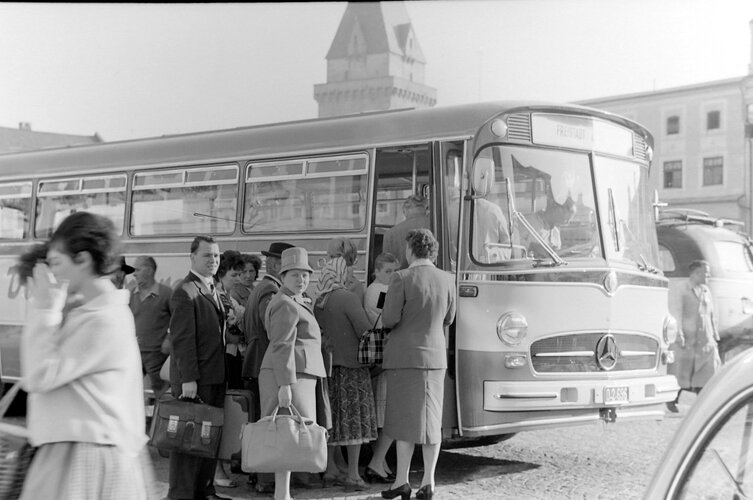 Beginn des Bustourismus in Freistadt