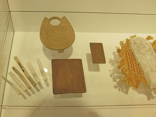 Vitrinenansicht - Objekte aus dem Freistädter Lager | © Mühlviertler Schlossmuseum Freistadt