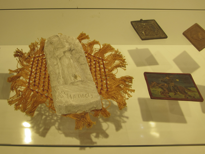 Vitrinenansicht - Objekte aus dem Freistädter Lager | © Mühlviertler Schlossmuseum Freistadt