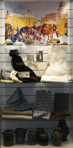 Vitrine: Paulimarkt | © Mühlviertler Schlossmuseum, Foto: Verbund Oö. Museen