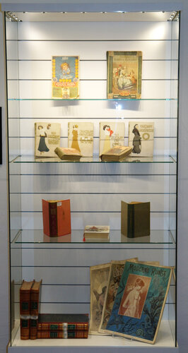 Vitrine: Bibliothek | © Mühlviertler Schlossmuseum, Foto: Verbund Oö. Museen