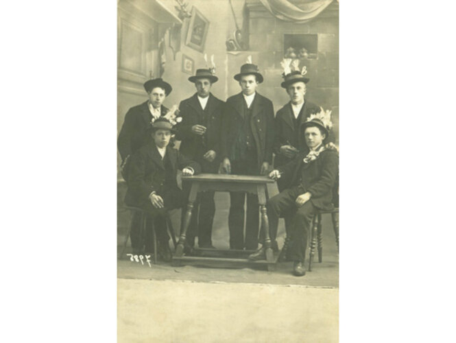 Foto: Burschen nach der Musterung