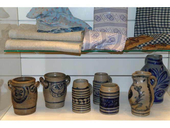 Textilien und Steingut | © Mühlviertler Schlossmuseum, Foto: Verbund Oö. Museen