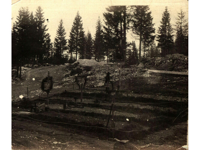 Massengrab am Monte Coston | © Mühlviertler Schlossmuseum