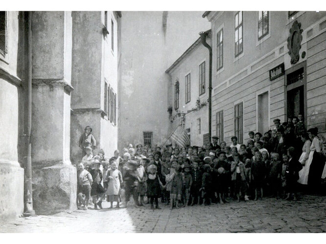 Spenden aus Amerika für Freistädter Volksschulkinder | © Mühlviertler Schlossmuseum
