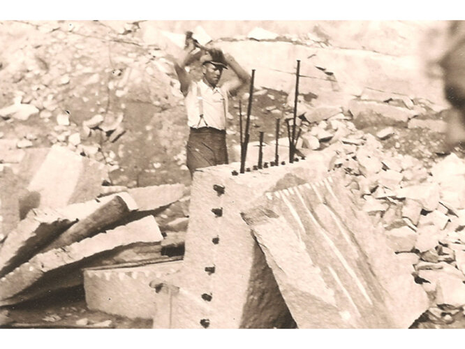 Arbeit im Steinbruch