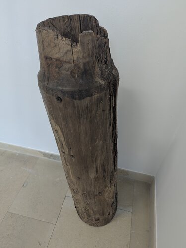 Originalstück  der hölzernen Soleleitung | © K-Hof Kammerhof Museum Gmunden