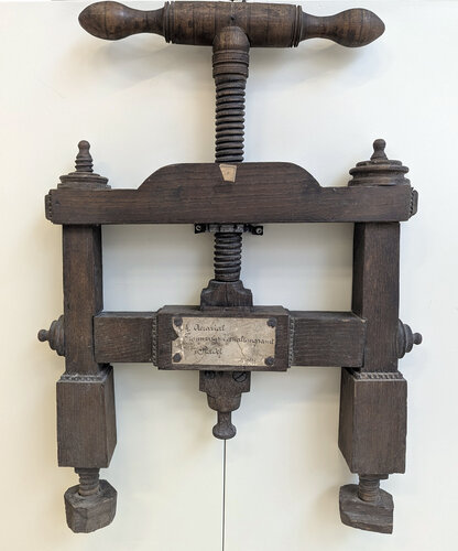 Stempel-Presse | © Foto: Elisabeth Kreuzwieser, Verbund OÖ Museen