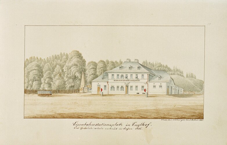 Der Eisenbahnstationsplatz in Engelhof