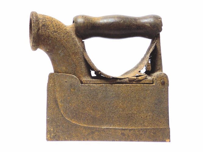 Kohlenbügeleisen | © Stadtmuseen Wels