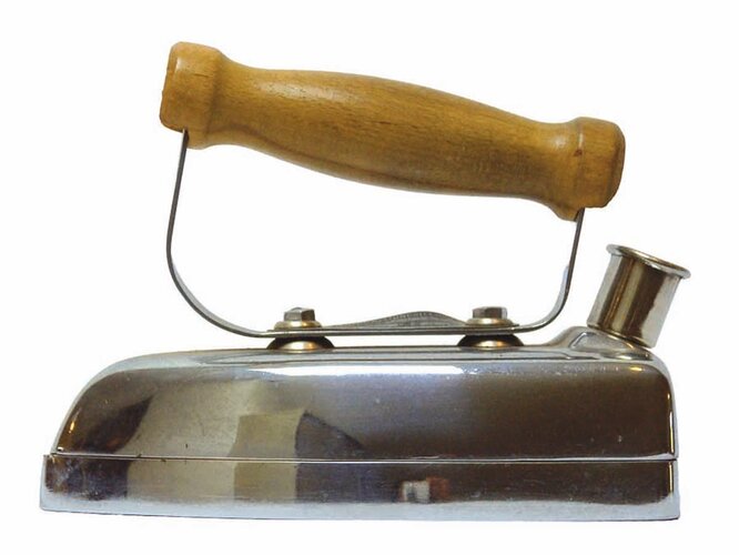 Elektrobügeleisen | © Stadtmuseen Wels