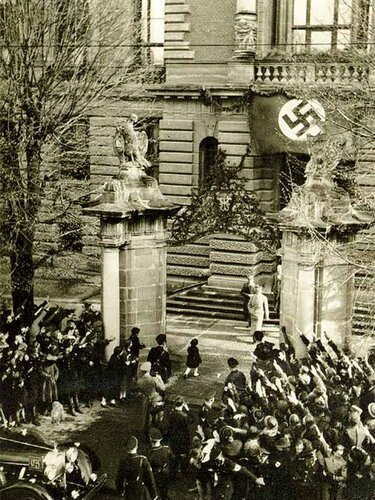 Hitler beim Landesmuseum | © OÖ. Landesmuseen