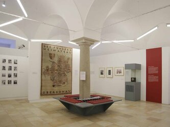 Der Anschluss - Blick in die Ausstellung "Kulturhauptstadt des Führers" | © Foto: Verbund OÖ Museen