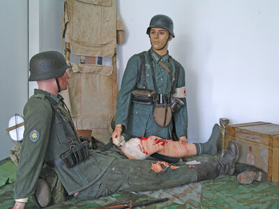 Szenische Darstellung: Verwundung an der Front