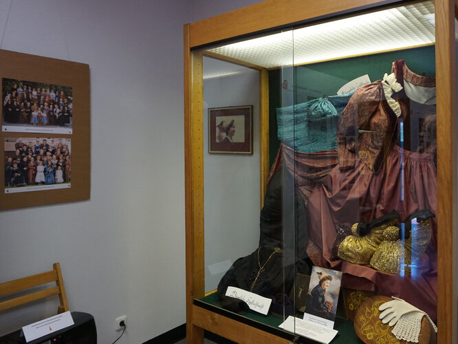 Goldhauben- und Kopftuchgruppe Perg